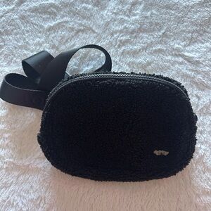 Lole Sherpa Black Belt Bag